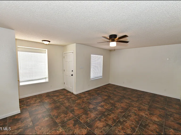 12121 Tower Hill Dr — Photo 10