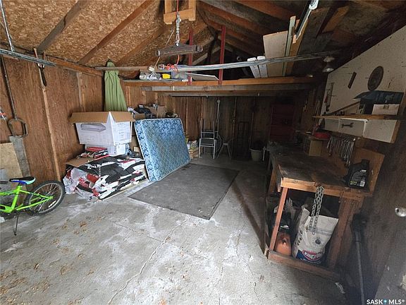 5th image of 719 Main STREET