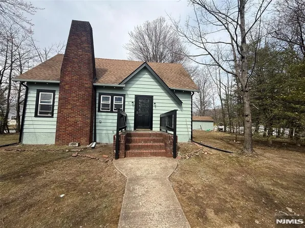 131 W Ramapo Ave, Mahwah, NJ 07430