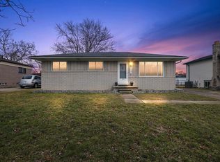 48294 Donahue Dr, Chesterfield, MI 48047