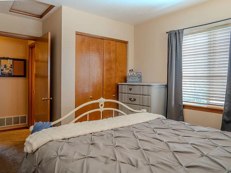3925 N Graphite Ct — Photo 23