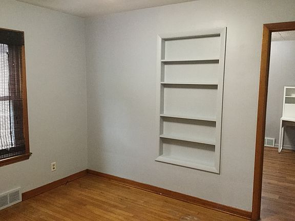 5th image of 1580 Tonti St