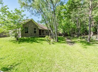 203 Maple Ln, Conroe, TX 77304
