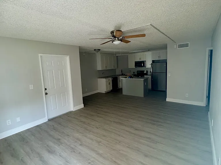8207 Sun Spring Cir #21 — Photo 5