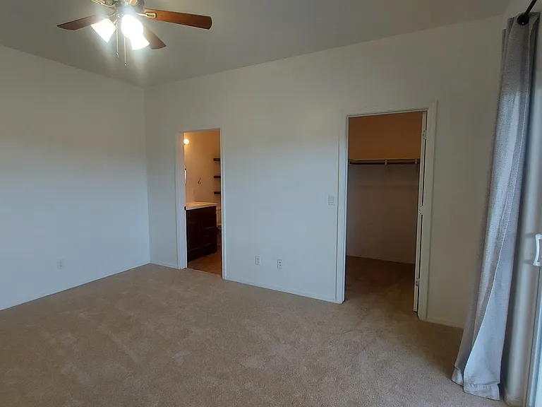 713 W Summit St — Photo 9