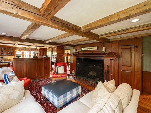 5th image of 233 Washington St