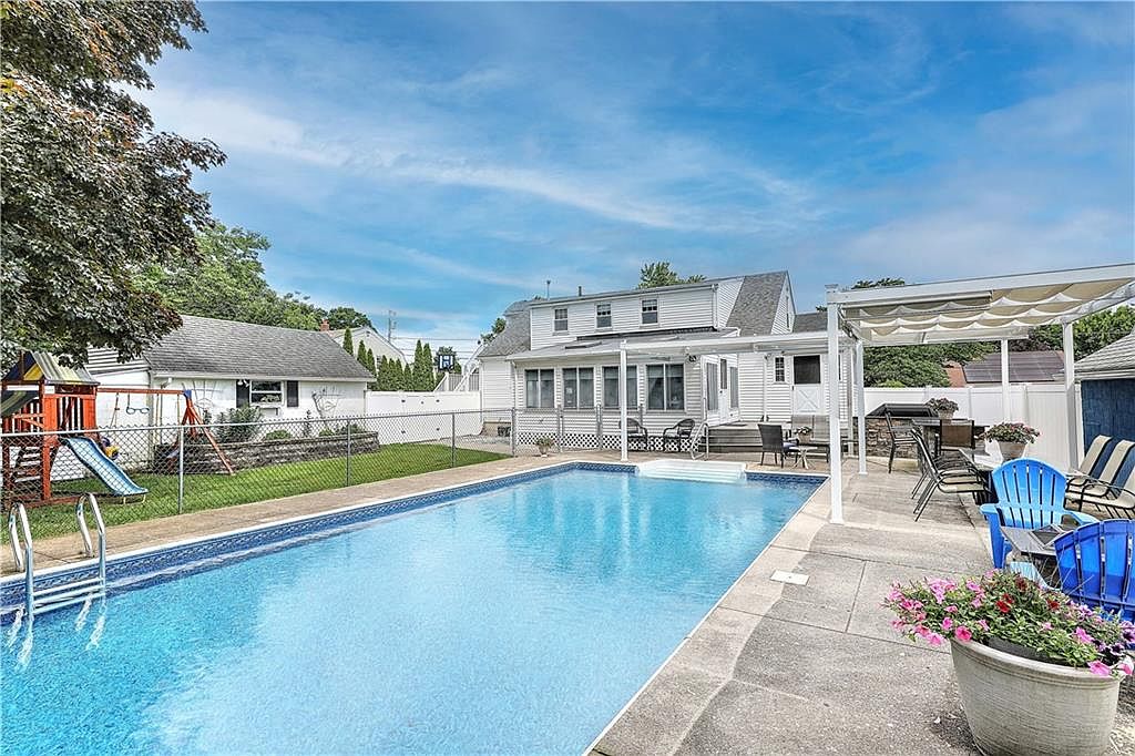 76 Kennedy St, Woonsocket, RI 02895 MLS 1338092 Zillow