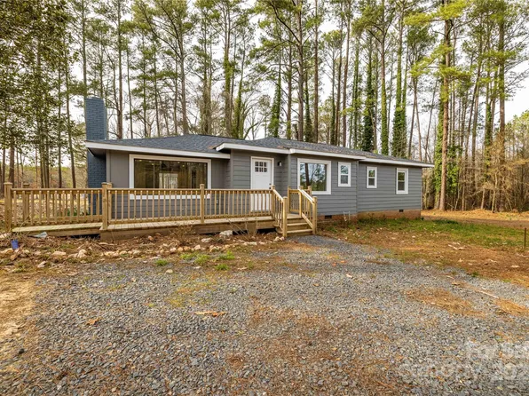 1284 Haywood Rd, Mount Gilead, NC 27306