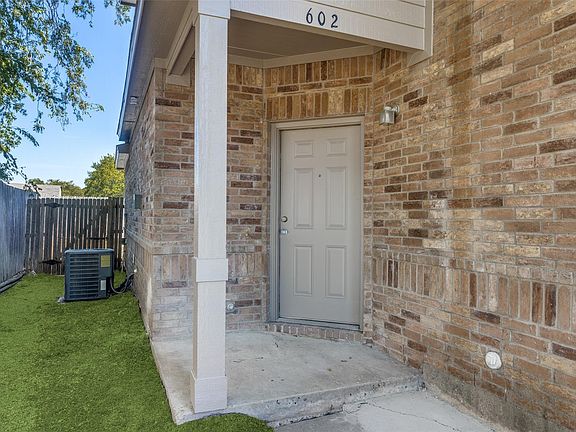 2nd image of 602 E College St