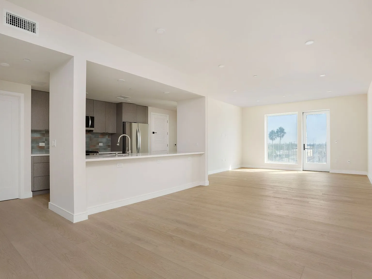 2 bed, 2.5 bath, 1148 sqft, $3,445 — Photo 3