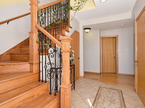 3rd image of 2615 Park St