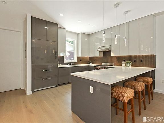 2nd image of 200 Dolores St #4