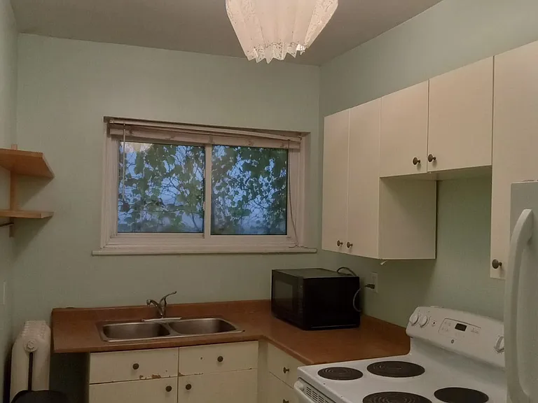285 King St W #3 — Photo 2