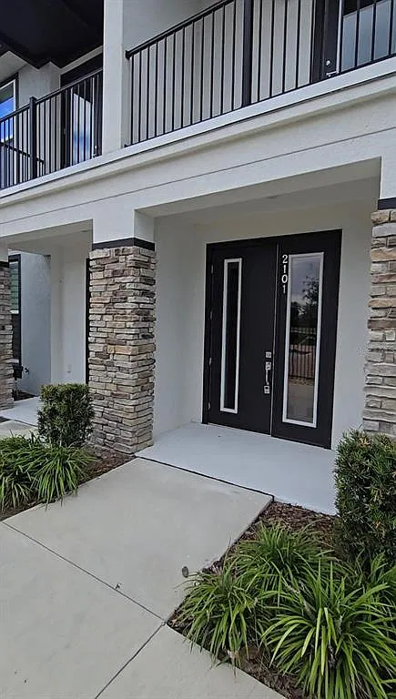 3 bed, 2.5 bath, 1452 sqft, $2,200 — Photo 4