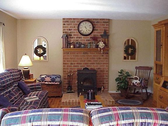 4th image of 4695 Skyview Dr