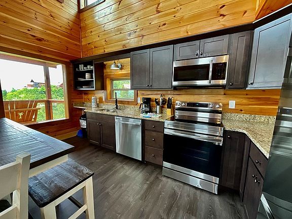 5th image of 2113 Paradise View Way