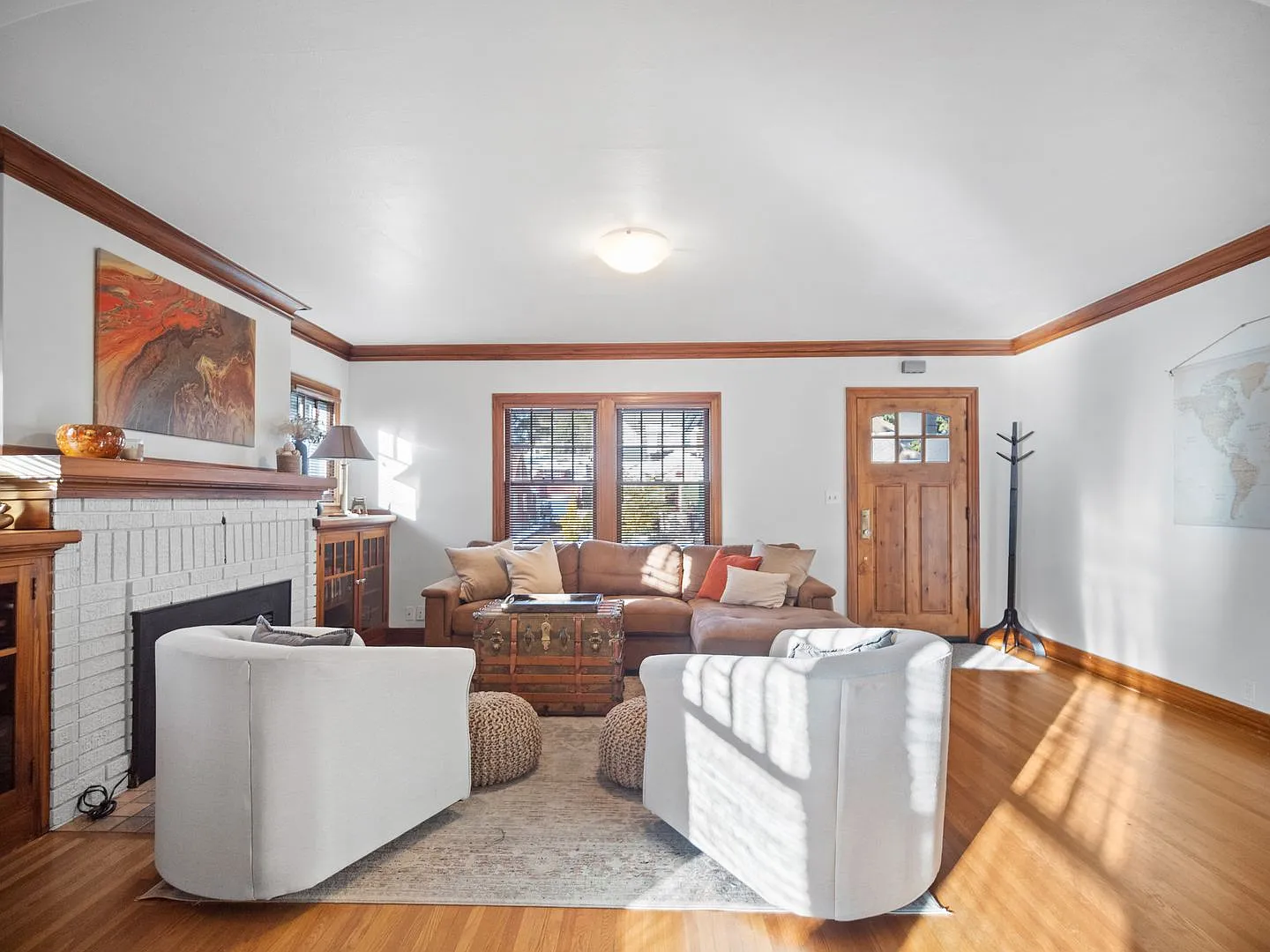 Charming South Hill home with office and fenced back yard — Photo 4