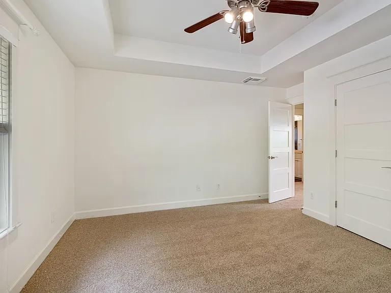5608 Grover Ave — Photo 22