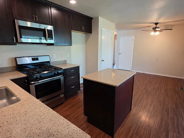 6251 Shadydell Dr — Photo 5