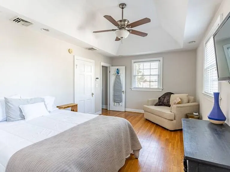 4880 Fort Ave — Photo 11