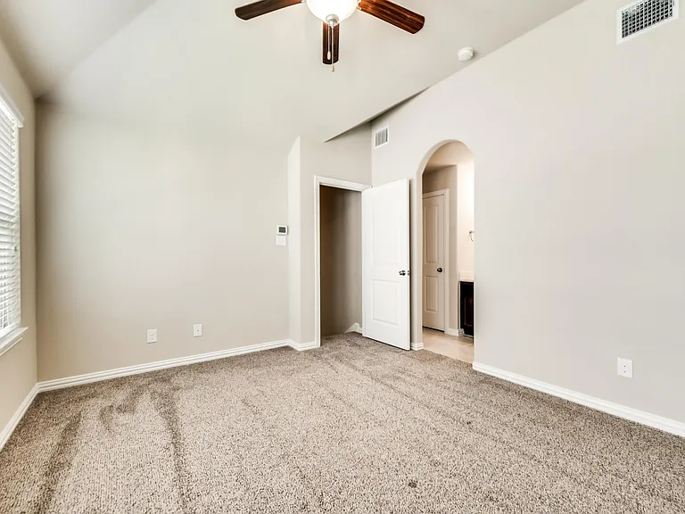 1312 Nacona Dr — Photo 11