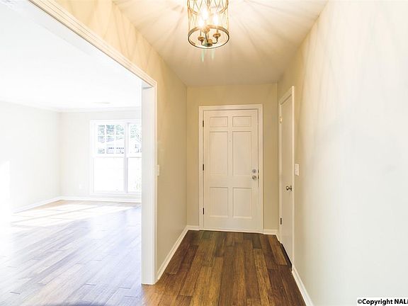 4th image of 2301 Brookwood Dr SE