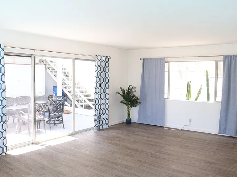 2849 Waverly Dr — Photo 15