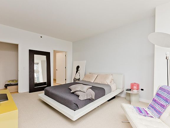 3rd image of 8 Randolph Ave #2204FLT