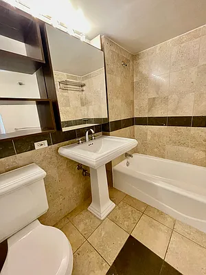 Rented by Cushman & Wakefield (Management) | media 20