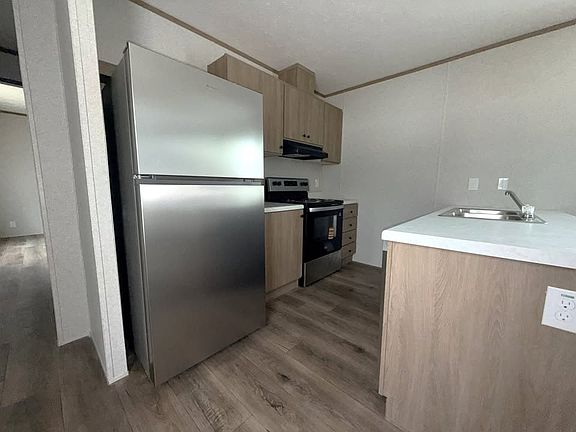 4th image of 36 Braxton Ln #36