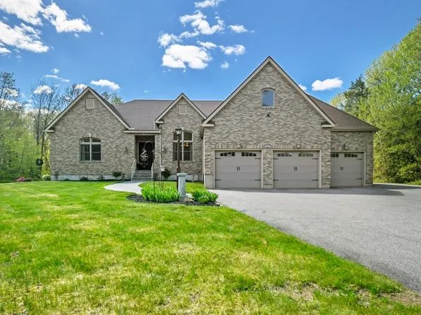 81 Northside Rd, Charlton, MA 01507