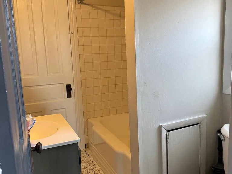 219 S Union St #2 — Photo 4
