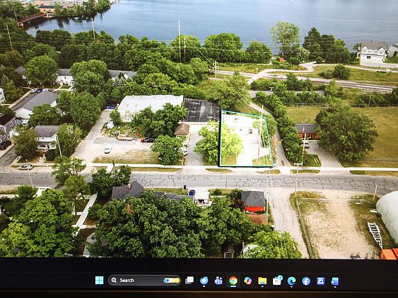 2nd image of 811 Lake Ave