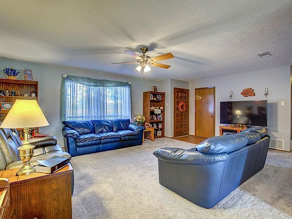 3rd image of 575 County Road 3103