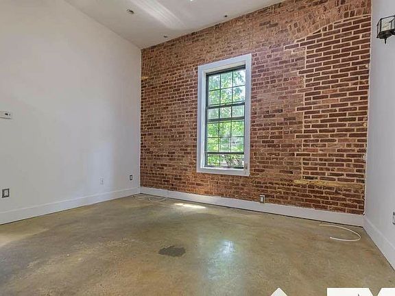 4th image of 743 Lexington Ave #2D