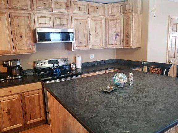 3rd image of 19 Pleasant Street