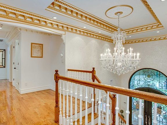 5th image of 40 Saddle Ln