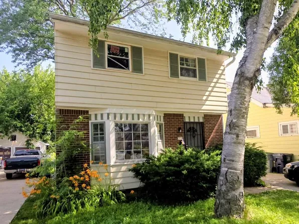 1908 W Fairmount AVENUE, Milwaukee, WI 53209