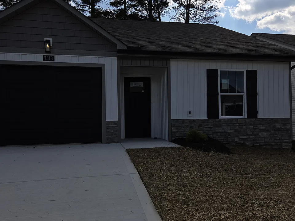 7313 Woodpecker Way