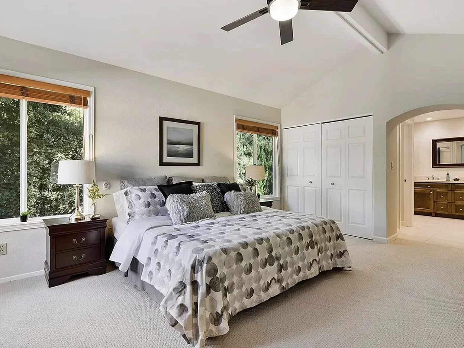 4 bed, 2060 sqft, $7,000 — Photo 4