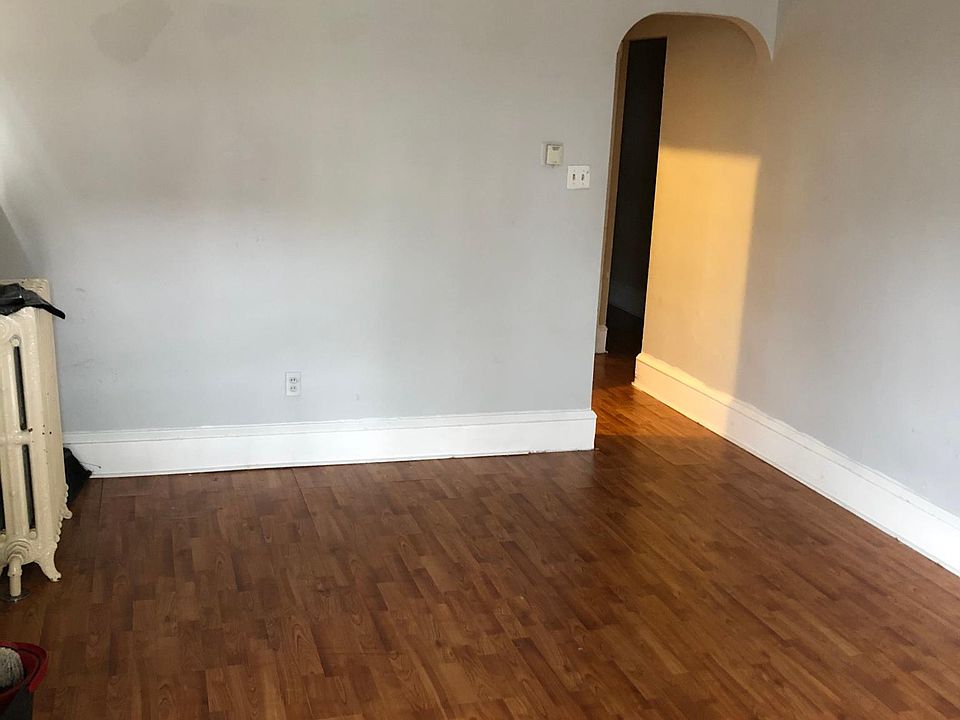 2nd image of 5613 N Mascher St Floor 1