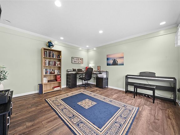 4th image of 137 John Dr