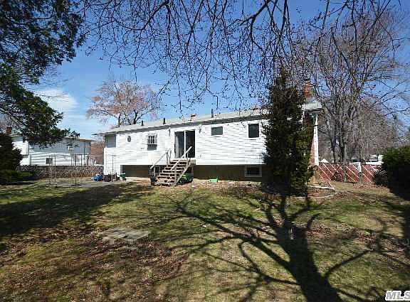 3rd image of 28 Hughes Ln