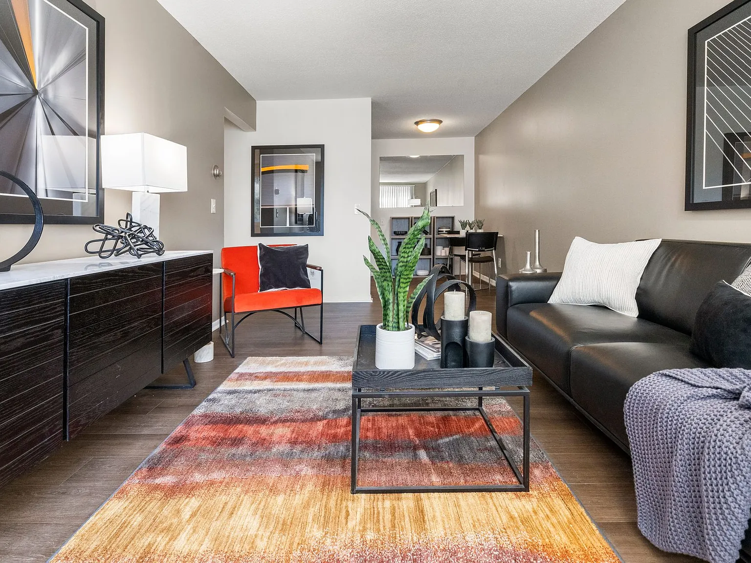 Uptown Square Apartments — Photo 2