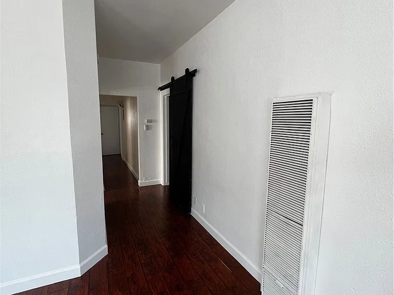 1487 Henderson Ave — Photo 4