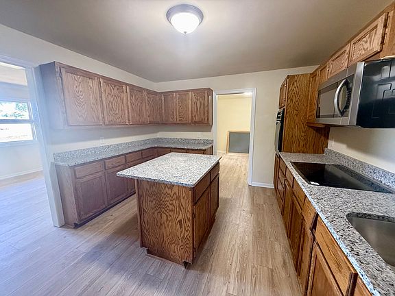 3rd image of 3015 County Farm Rd