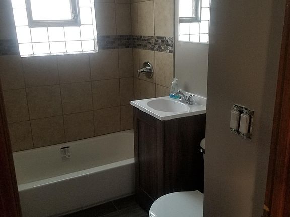 3rd image of 10944 S Avenue B