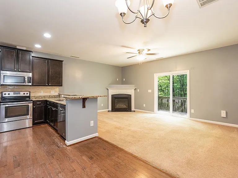 1634 Holly Grove Way — Photo 15