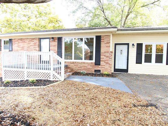 3rd image of 114 Forestway Dr