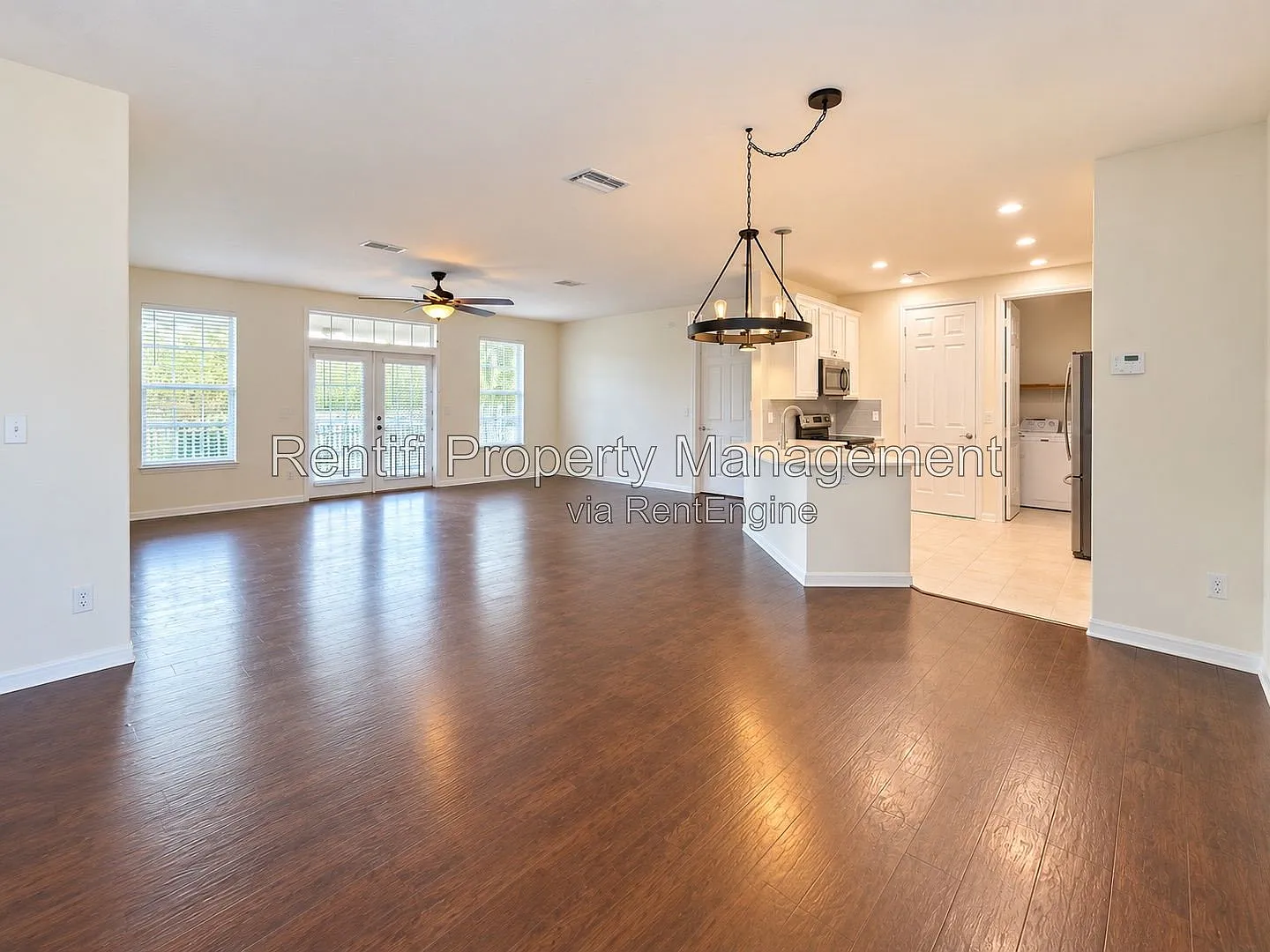 3 bed, 2.0 bath, 1585 sqft, $1,699 — Photo 3